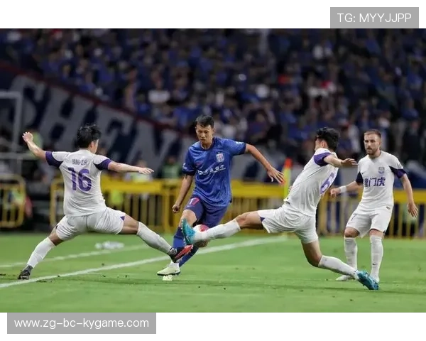 上海申花拉唐前场直塞撕破防线,攻势如潮,足球魅力尽显